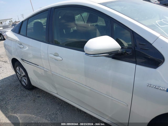 Toyota Prius Three 2016 JTDKARFU9G3526821 Image 13