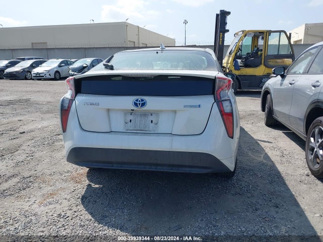 Toyota Prius Three 2016 JTDKARFU9G3526821 Image 16