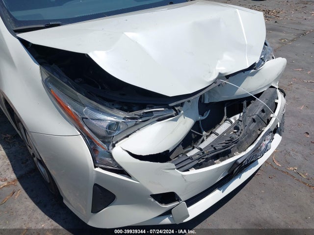 Toyota Prius Three 2016 JTDKARFU9G3526821 Image 18