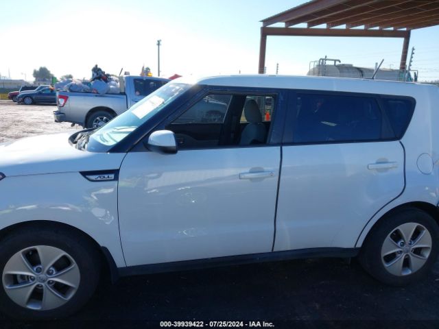 KNDJN2A24F7232229 KIA Soul