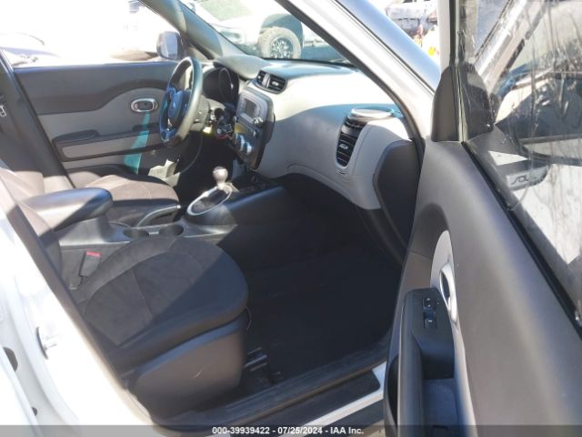 KNDJN2A24F7232229 KIA Soul