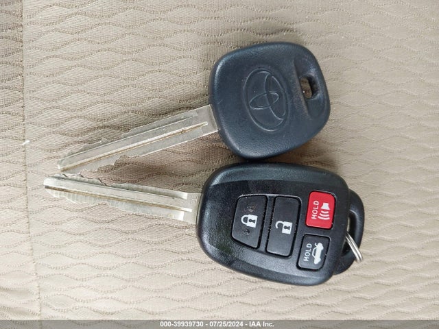 Toyota COROLLA LE 2017 2T1BURHE5HC803115 Image 11