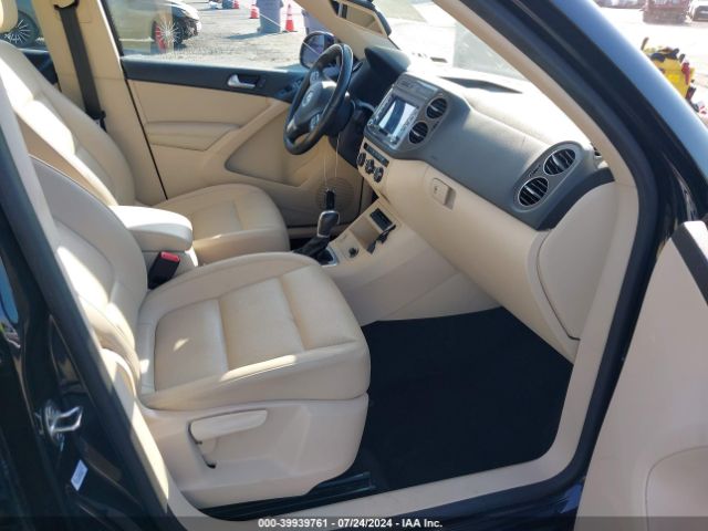 WVGAV7AX9HK032371 Volkswagen Tiguan 2.0t/2.0t S