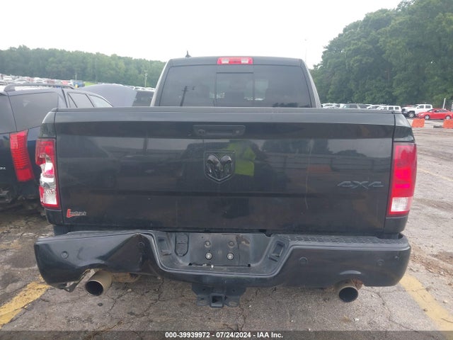 1C6RR7GT7JS343746 RAM 1500 Big Horn Quad Cab 4x4 6'4 Box
