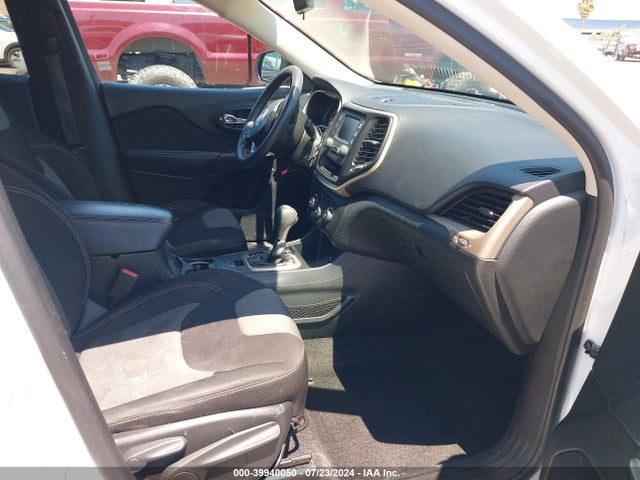 1C4PJLABXFW637917 Jeep Cherokee Sport