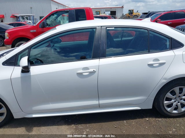 Toyota COROLLA LE 2022 5YFEPMAE1NP344646 Image 14
