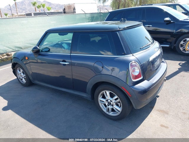 2012 MINI COOPER WMWSU3C5XCT254367 Photo 2
