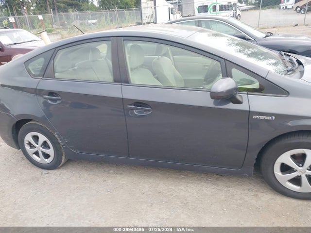 Toyota Prius Two 2015 JTDKN3DU3F0427190 Image 13