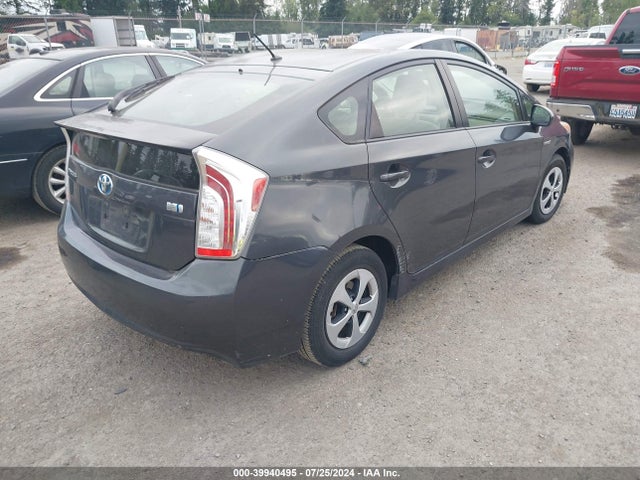 Toyota Prius Two 2015 JTDKN3DU3F0427190 Image 4