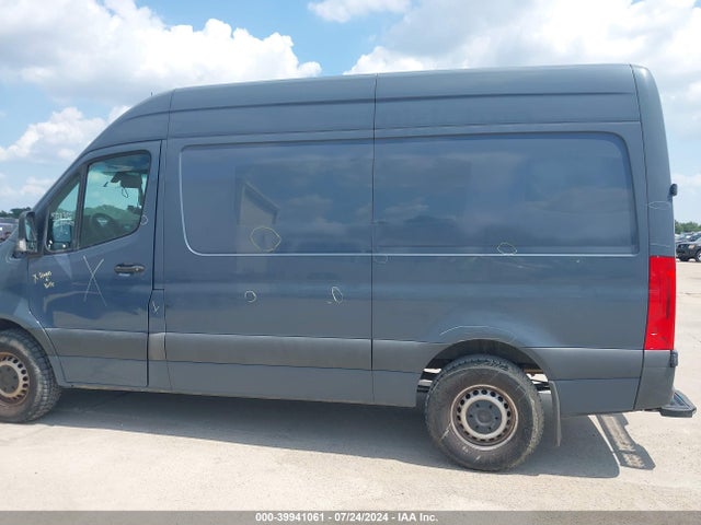 WD4PF0CDXKP081813 Mercedes-Benz Sprinter 2500 High Roof V6/standard Roof V6