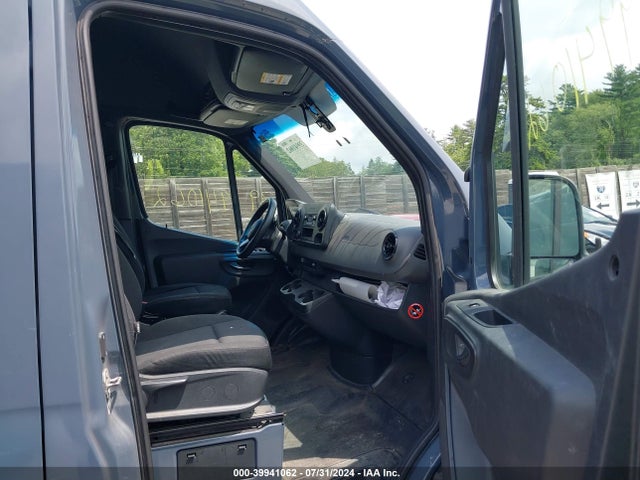 WD4PF0CD1KP100653 Mercedes-Benz Sprinter 2500 High Roof V6/standard Roof V6