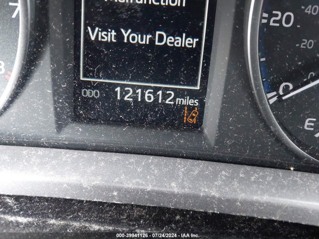 Toyota Rav4 Xle 2017 JTMRFREV5HD214002 Image 15