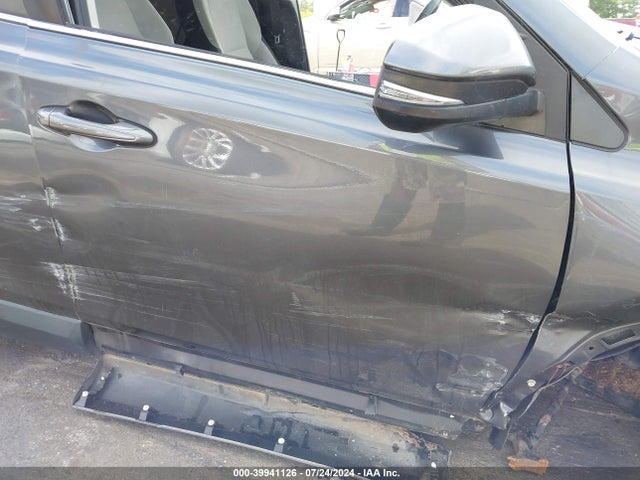 Toyota Rav4 Xle 2017 JTMRFREV5HD214002 Image 17