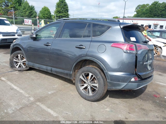 Toyota Rav4 Xle 2017 JTMRFREV5HD214002 Image 3