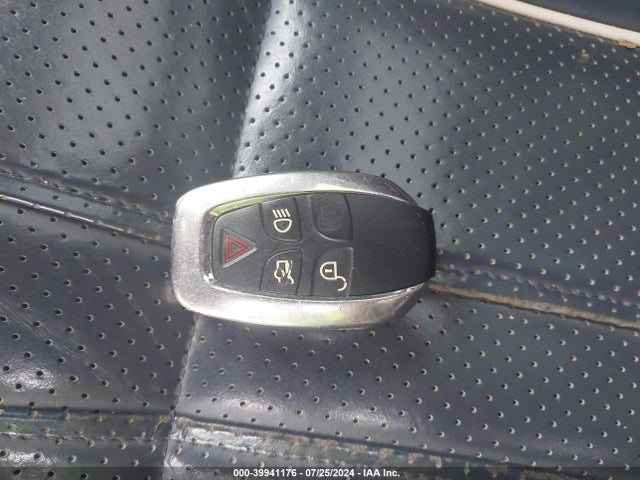 2011 JAGUAR XJ SAJWA2GB5BLV17226 Photo 10