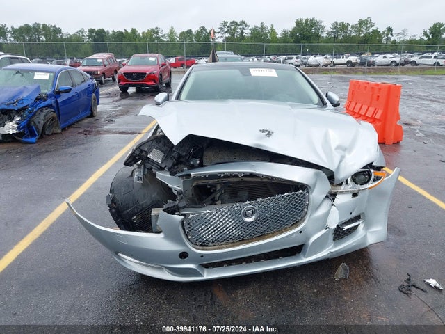 2011 JAGUAR XJ SAJWA2GB5BLV17226 Photo 5