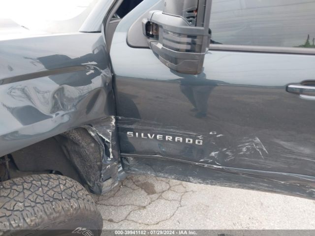 3GCUKREC0JG417635 Chevrolet Silverado 1500 1lt