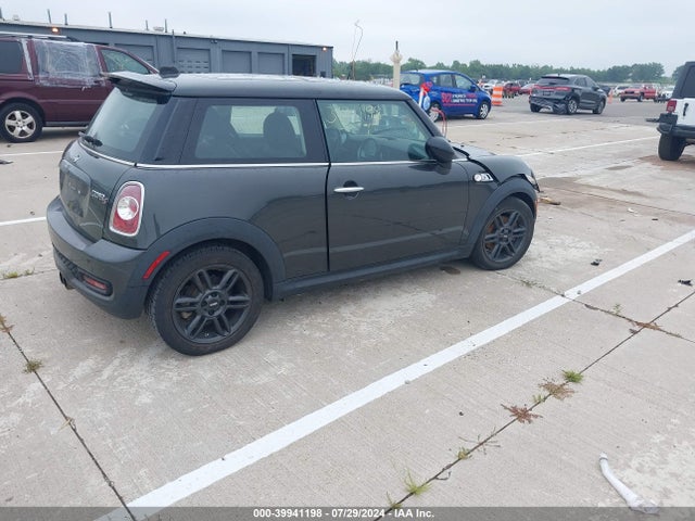 2011 MINI COOPER S WMWSV3C5XBTY23469 Photo 3
