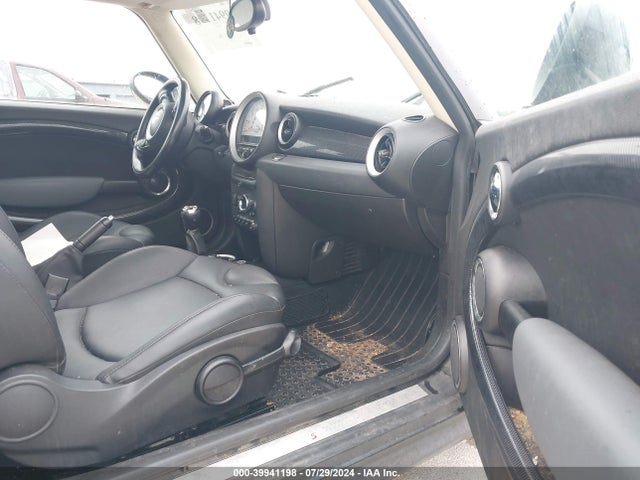 2011 MINI COOPER S WMWSV3C5XBTY23469 Photo 4