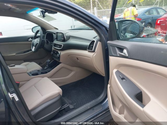 KM8J33A48MU403927 Hyundai Tucson Value