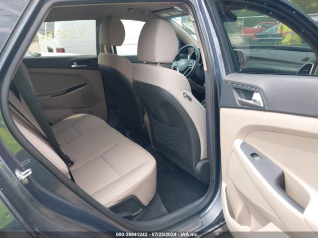 KM8J33A48MU403927 Hyundai Tucson Value