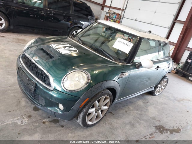 2007 MINI COOPER S WMWMF73517TL87261 Photo 1