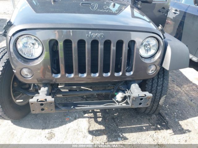1C4BJWDGXHL700103 Jeep Wrangler Unlimited Sport 4x4