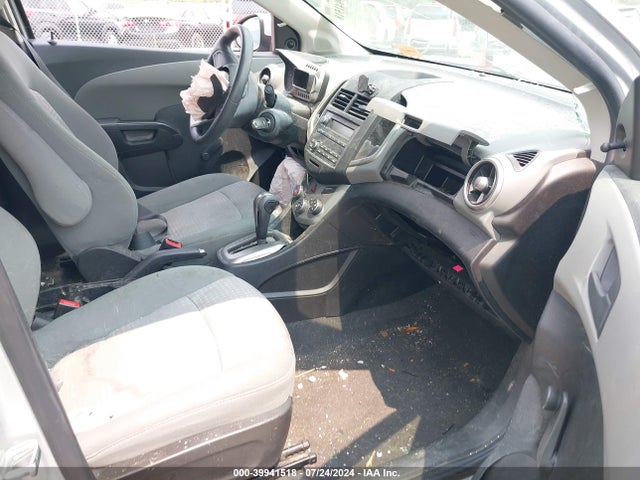 Chevrolet Sonic Ls Auto 2016 1G1JA5SHXG4116299 Image 5