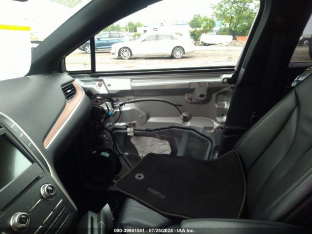 5LMCJ2D94HUL70069 Lincoln MKC SELECT