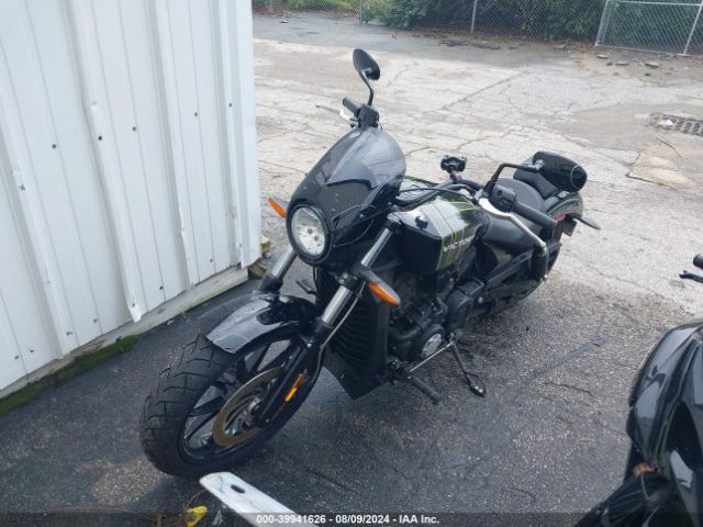 2017 VICTORY MOTORCYCLES OCTANE 5VPFTB003H3000485 Photo 1