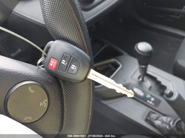 Toyota RAV4 LE 2016 2T3ZFREV3GW306291 Image 11