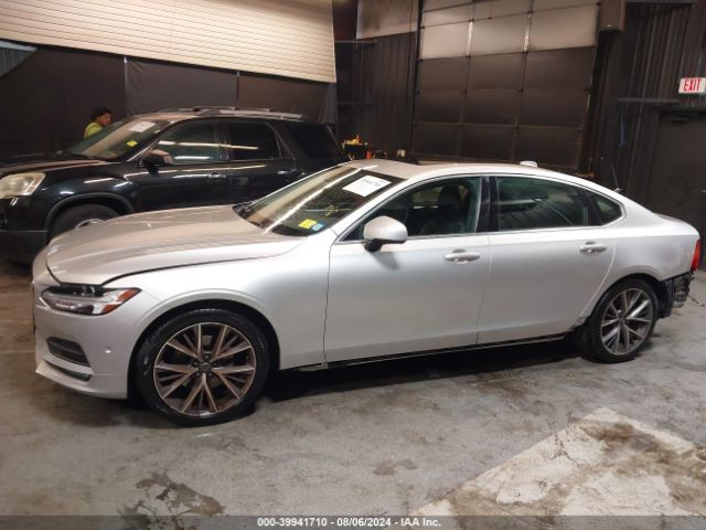 LVY982MKXJP032799 Volvo S90 T5 Momentum