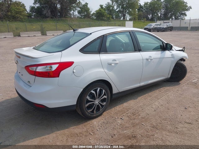 Ford FOCUS SE 2014 1FADP3F28EL383267 Image 4