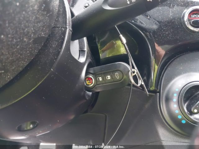 2013 FIAT 500 3C3CFFFH5DT696928 Photo 10