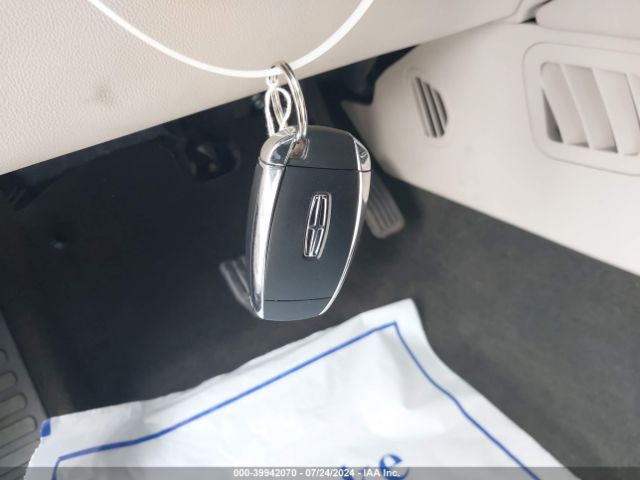 2LMPJ8K9XKBL50811 Lincoln Nautilus Select