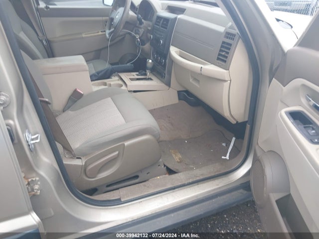 39942132 :رقم المزاد ، 1J4PN2GK2AW115159 vin ، 2010 Jeep Liberty Sport مزاد بيع