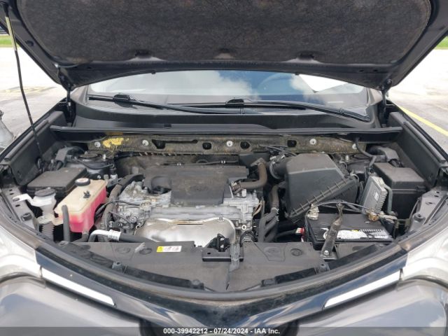 JTMZFREVXJJ189380 Toyota RAV4 LE