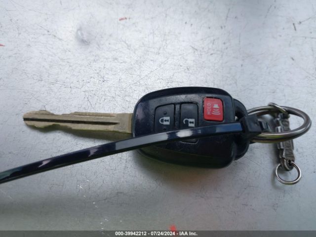 JTMZFREVXJJ189380 Toyota RAV4 LE