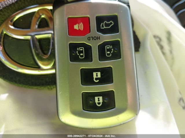 5TDYK3DC4GS715714 Toyota Sienna Xle 8 Passenger