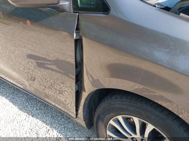 5TDYK3DC4GS715714 Toyota Sienna Xle 8 Passenger