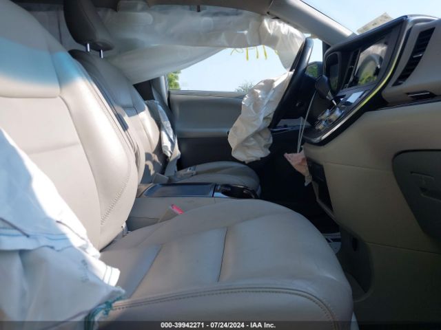 5TDYK3DC4GS715714 Toyota Sienna Xle 8 Passenger