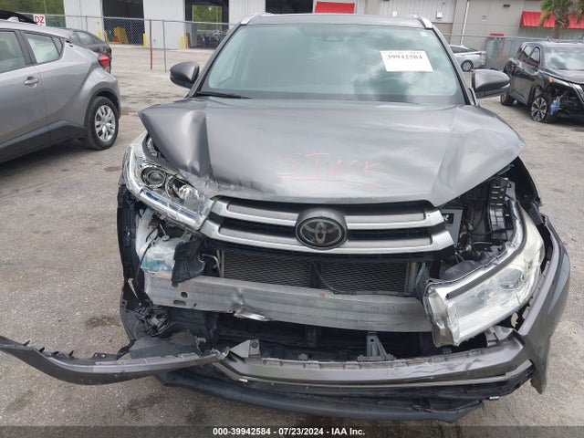 Toyota Highlander Xle 2018 5TDKZRFH7JS542775 Image 10