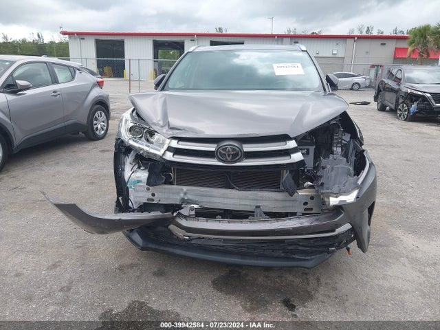 Toyota Highlander Xle 2018 5TDKZRFH7JS542775 Image 12