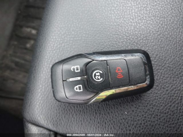 5LMCJ1C90GUJ30611 Lincoln Mkc Premier