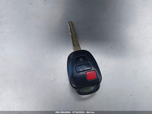 Toyota RAV4 LE 2016 2T3ZFREV8GW272316 Image 11