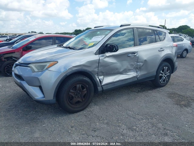 Toyota RAV4 LE 2016 2T3ZFREV8GW272316 Image 2