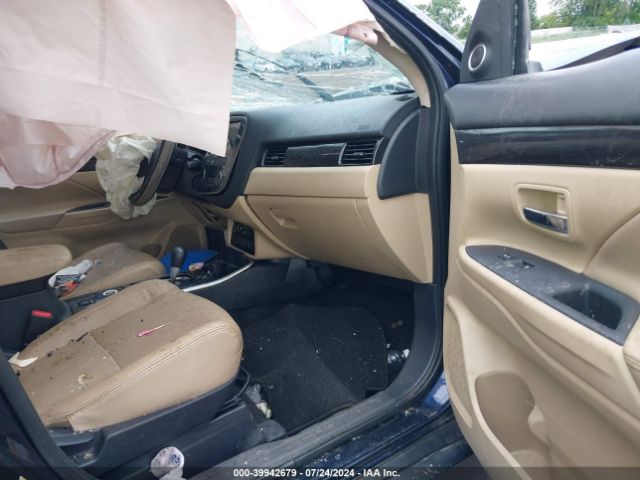 JA4AZ3A39JJ000170 Mitsubishi Outlander Sel