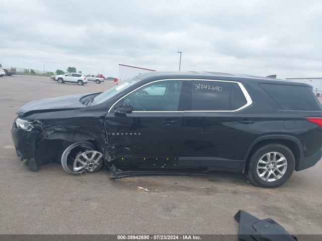 Chevrolet Traverse Ls 2018 1GNERFKW6JJ182077 Image 14