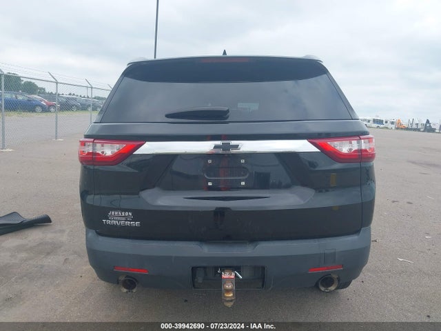 Chevrolet Traverse Ls 2018 1GNERFKW6JJ182077 Image 16