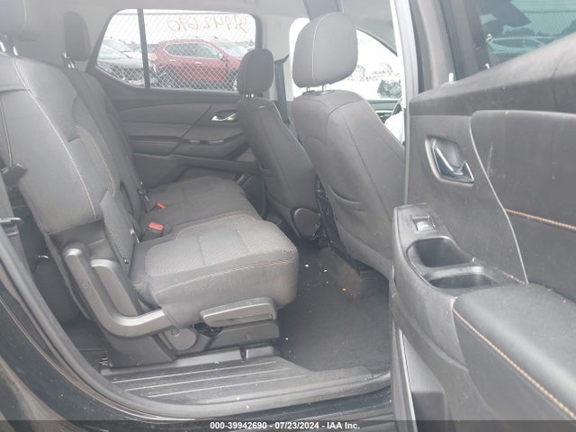 Chevrolet Traverse Ls 2018 1GNERFKW6JJ182077 Image 8